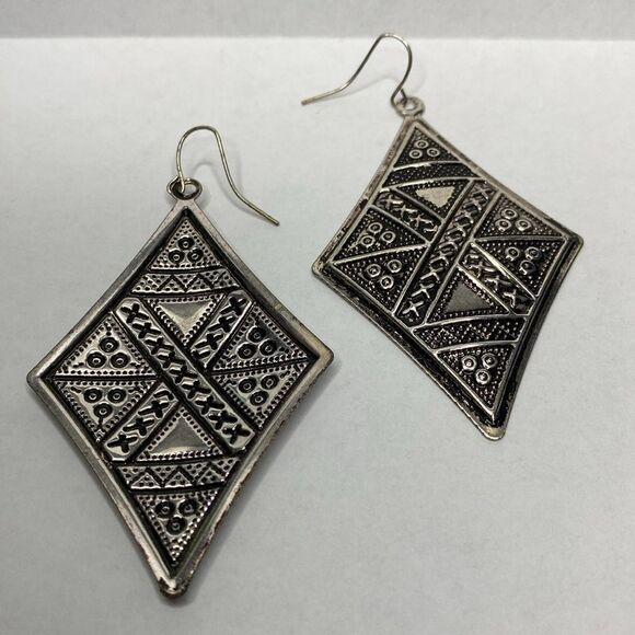 Diamond Shaped Earrings 2.5” Drop - Picture 6 of 6